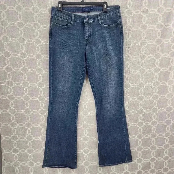Vintage Levi's Slight Carve Classic Boot cut Women's Jeans Stretched 12 L - Picture 1 of 8